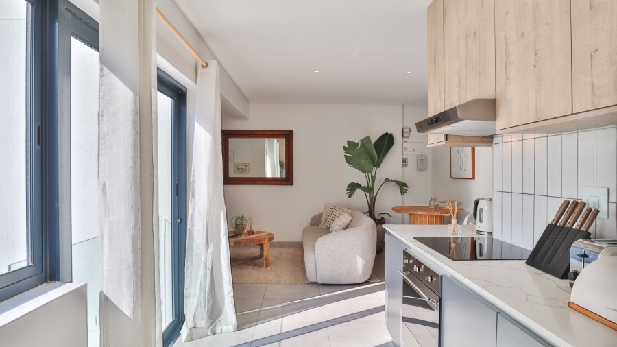 To Let 1 Bedroom Property for Rent in Sea Point Western Cape